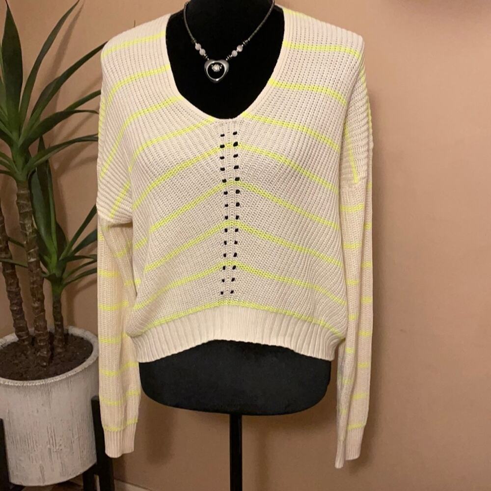 Cloud Chaser v neck knit sweater